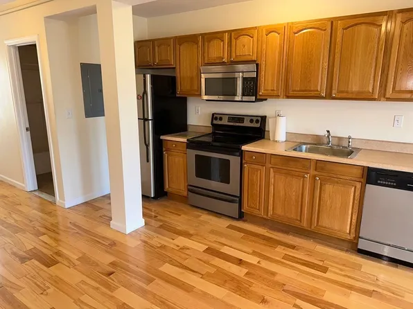 223 Clinton St APT 20, Brockton, MA 02302