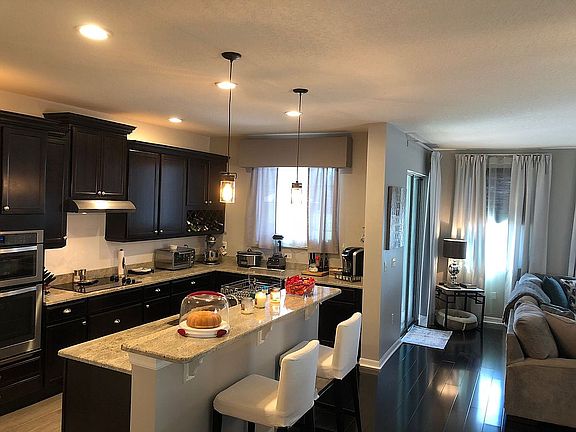 2nd image of 11867 Thatcher Ave