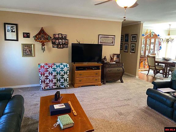 5th image of 44 Deerfield Dr