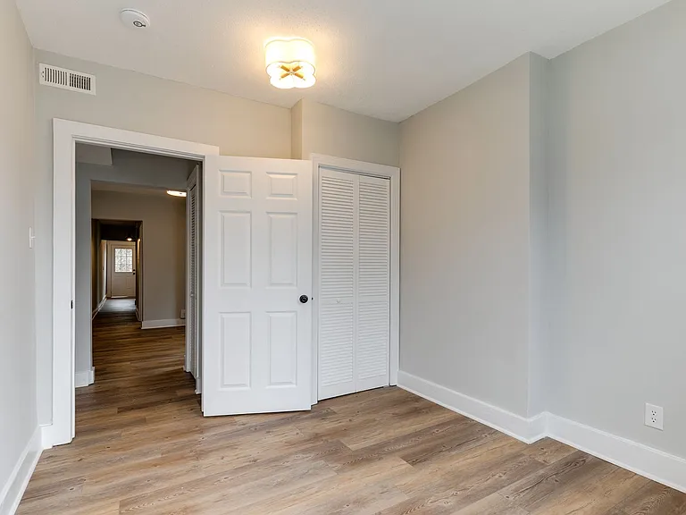 Great Renovated Two Bedroom Apt in the Heart of Church Hill — Photo 28