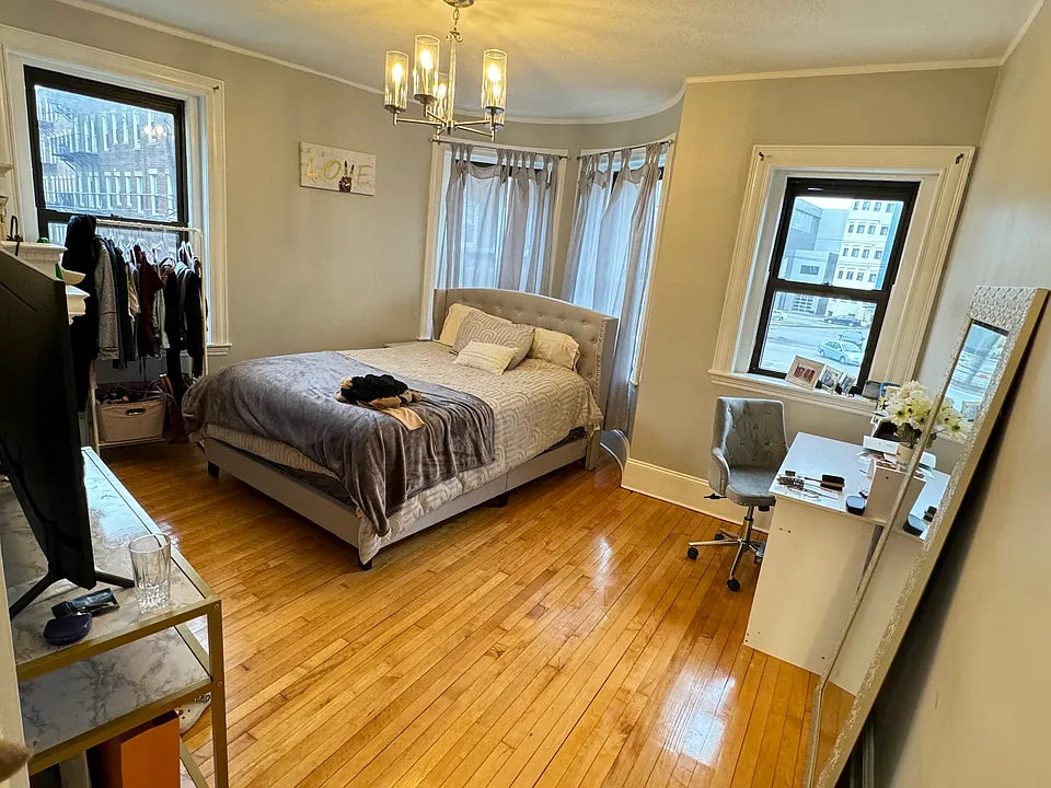 100 Linden St #7