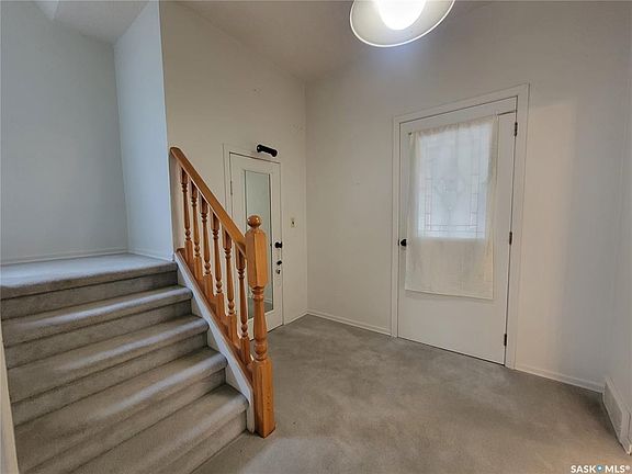 4th image of 411 1st St W