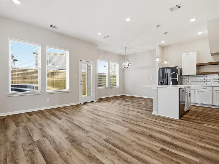 9906 Clark Canyon Ln — Photo 42