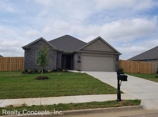 150 Cisterna Dr, Centerton, AR 72719