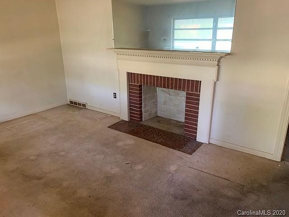 3rd image of 824 Kerley Ct