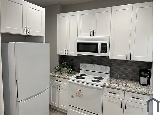 804 E 3rd Ave — Photo 1