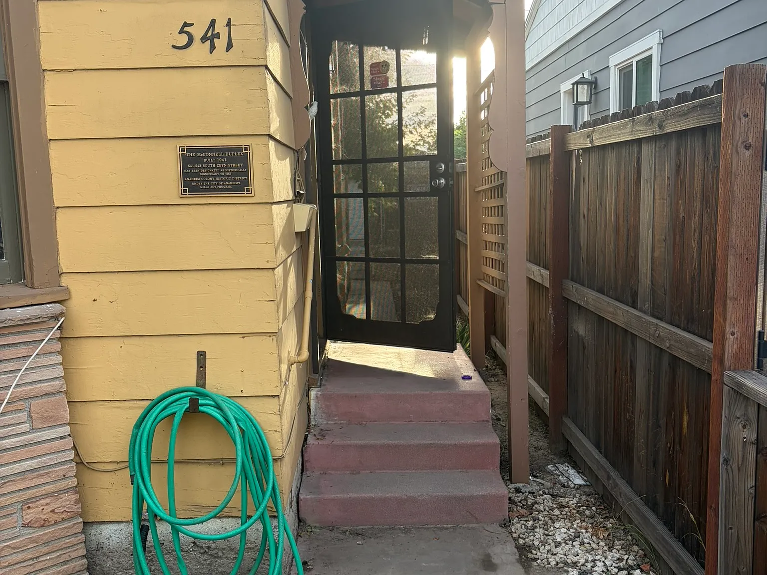 1 bed, 950 sqft, $2,300 — Photo 2