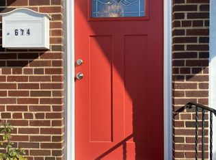 674 Willis Ave APT 3, Williston Park, NY 11596
