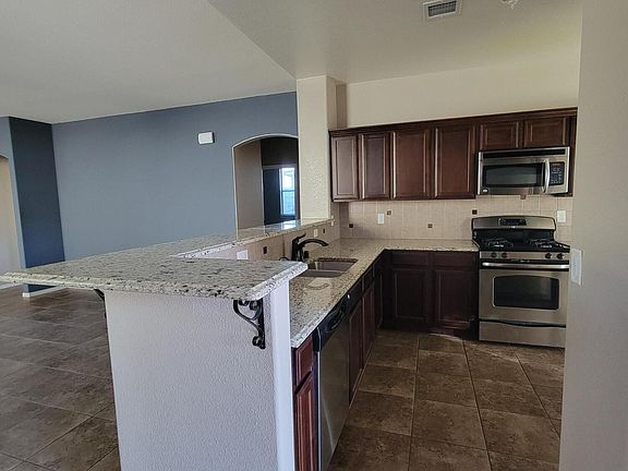 5th image of 11272 Blue Barrel Dr