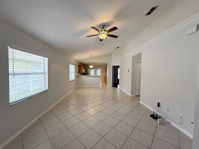 1084 Amanda Kay Cir #1 — Photo 3
