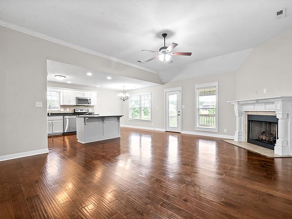 5th image of 1716 Winterhaven Ct