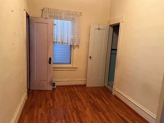 5th image of 1019 9th Ave S