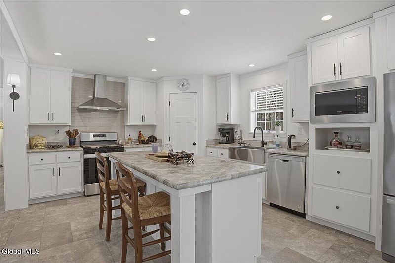3rd image of 68 Gronczniak Road