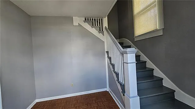 3 bed, 1.0 bath, 1200 sqft, $1,500 — Photo 2