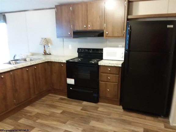 5th image of 48 Nelson Howard Ln