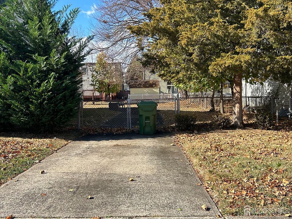 2nd image of 222 Washington Ave