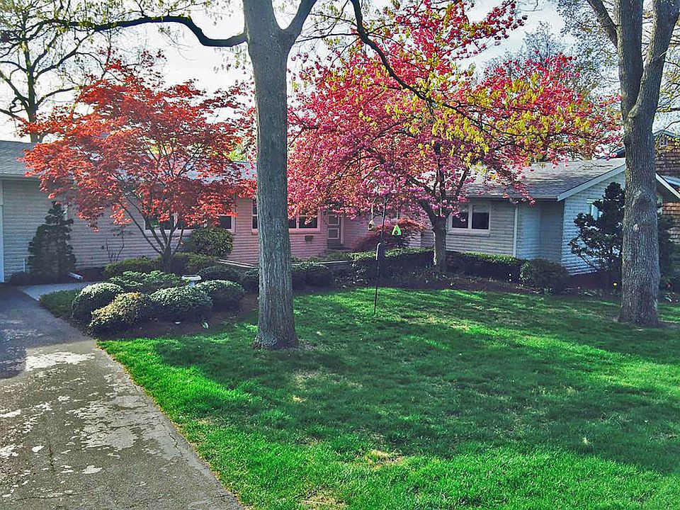 1st image of 108 Laurel Ave