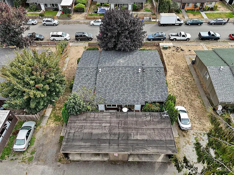 417 22nd St SE #D — Photo 25