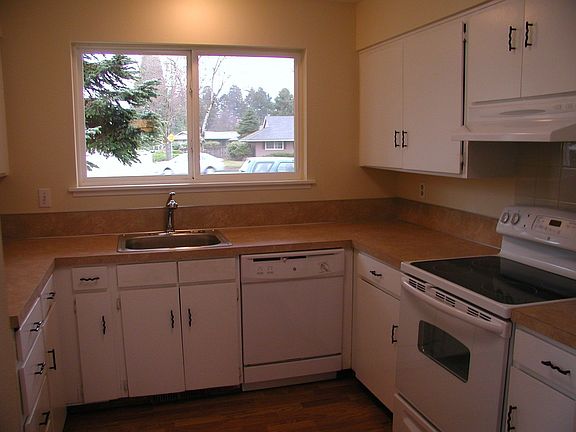 2nd image of 11715 SE McGillivray Blvd