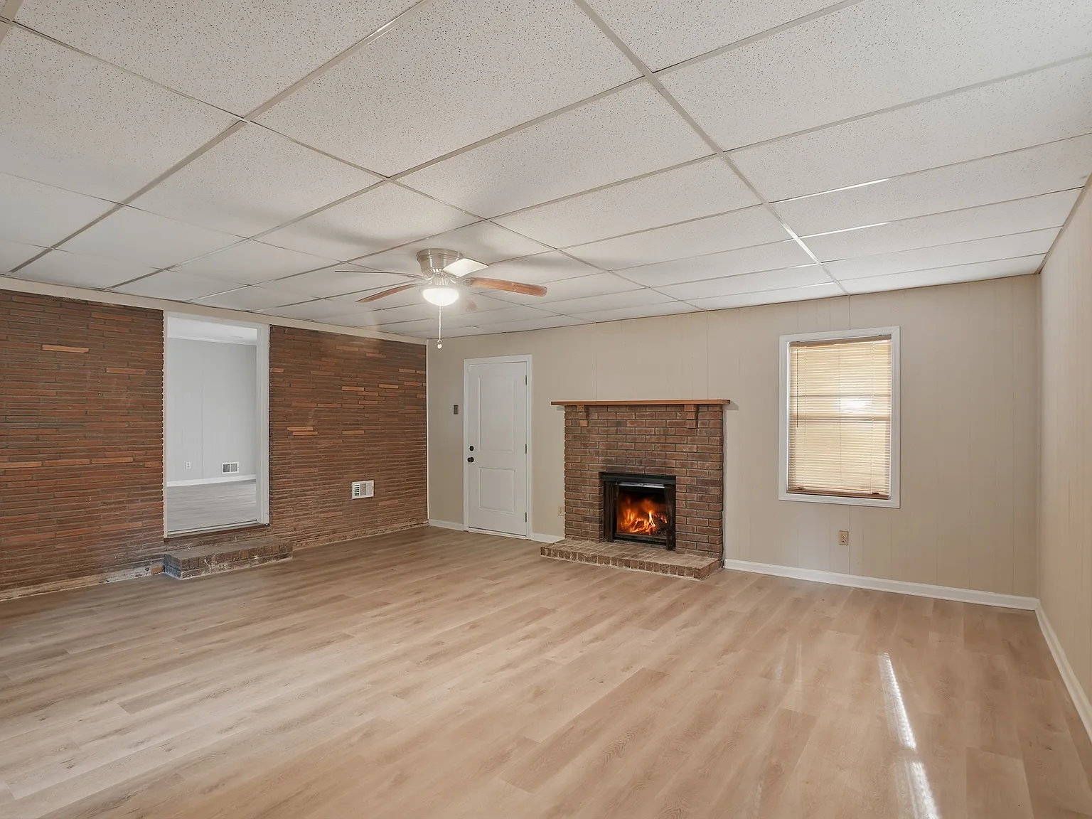 3 bed, 1951 sqft, $2,000 — Photo 3