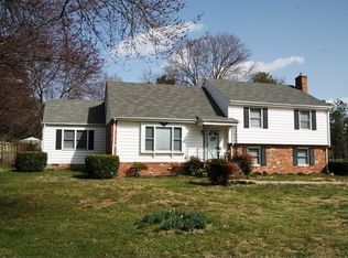 10332 Ashburn Rd, North Chesterfield, VA 23235