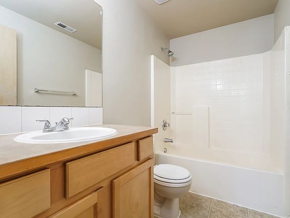 5th image of 17913 72nd Ave E