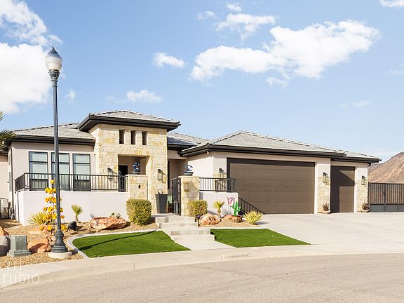 2nd image of 870 W Tortoise Cir