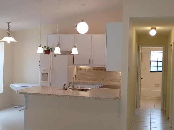 3rd image of 3382 Peterborough Pl