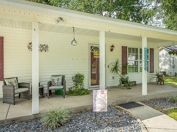 4th image of 65 Summer Brooke Ln