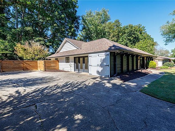 5th image of 1185 Oakhaven Dr