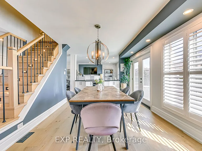 322 Mary St — Photo 14