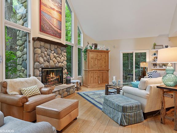 2nd image of 12880 Lakeland Ln