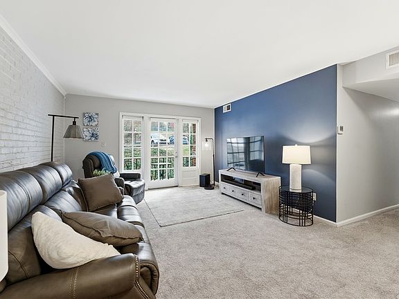 5th image of 1110 Chatham Park Dr APT E