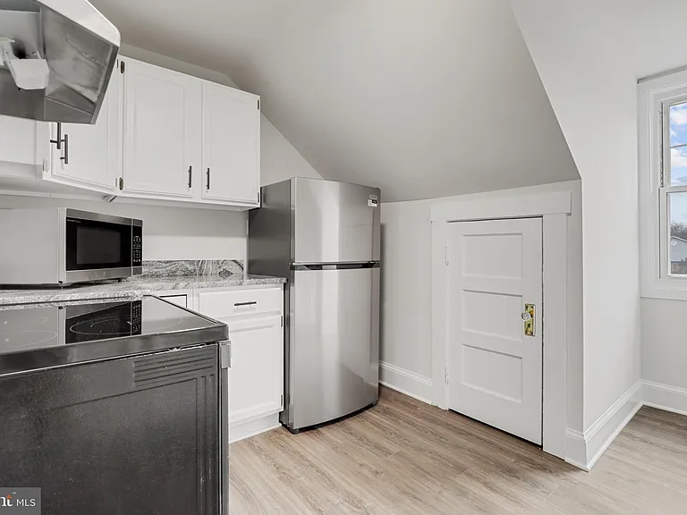 707 N Hickory Ave #3 — Photo 8