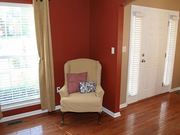 2nd image of 1740 Somersby Ln