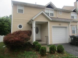 15 Revere Cir, Washingtonville, NY 10992