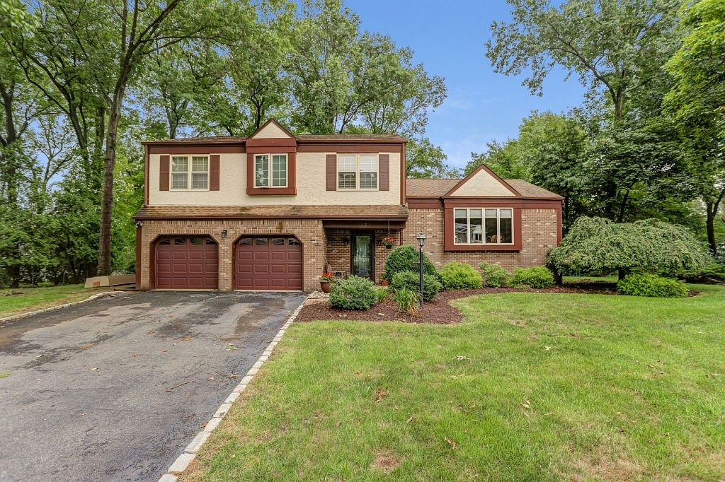 12 Independence Dr, Whippany, NJ 07981 | Zillow