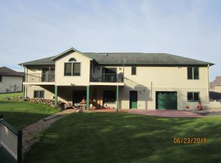 857 Rolling Green Ct, Sartell, MN 56377