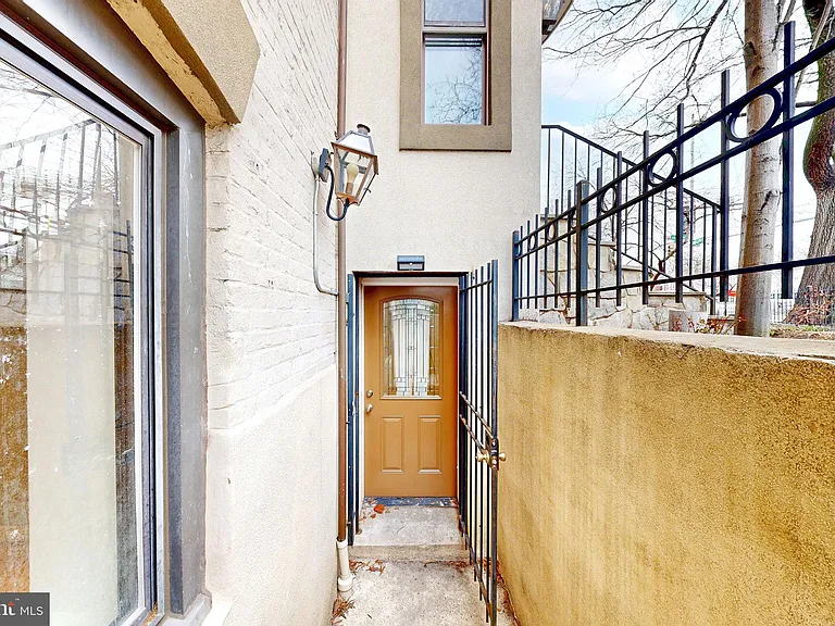 6 Rhode Island Ave NW #2 — Photo 27