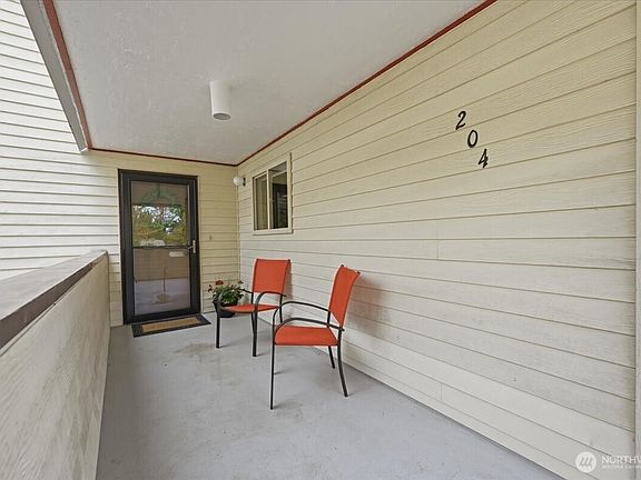 3rd image of 8516 196th Street SW #204