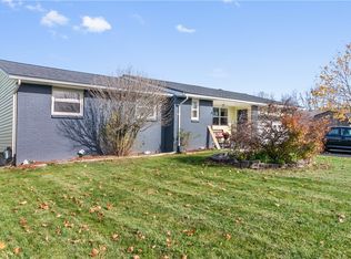 49 Hinkley Ln, Rochester, NY 14624