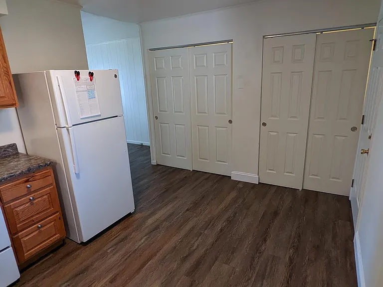 410 Liberty St — Photo 7