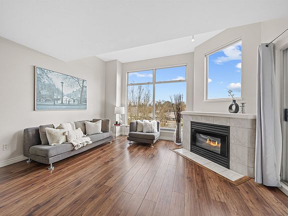 3rd image of 19131 Ford Rd #307