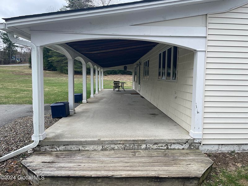 5th image of 1355 Hadley Hill Road