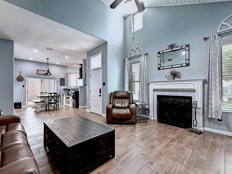 3012 Rochelle Dr — Photo 7