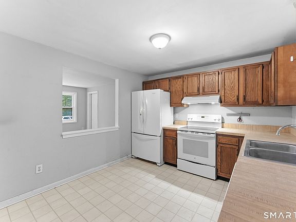 4th image of 449 Pudding Hill Road