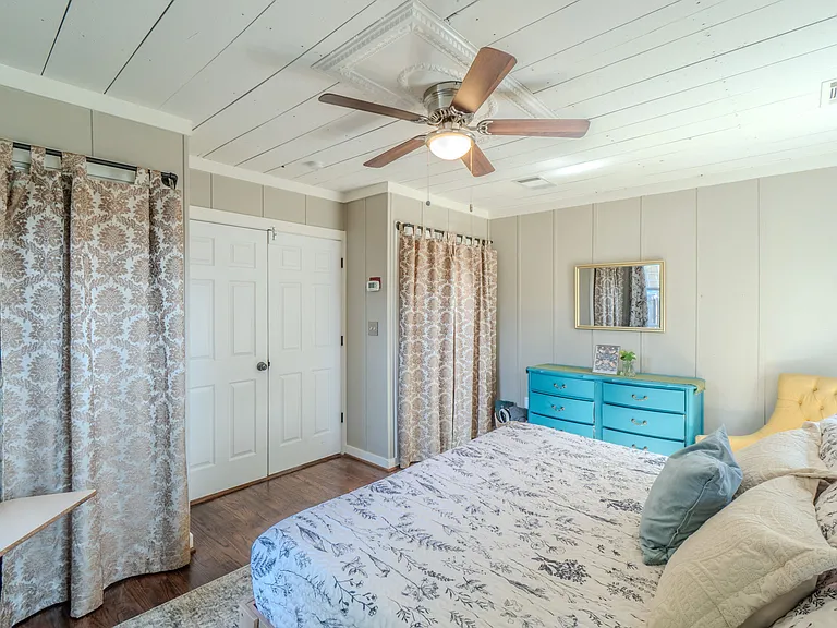 904 Florence St — Photo 16