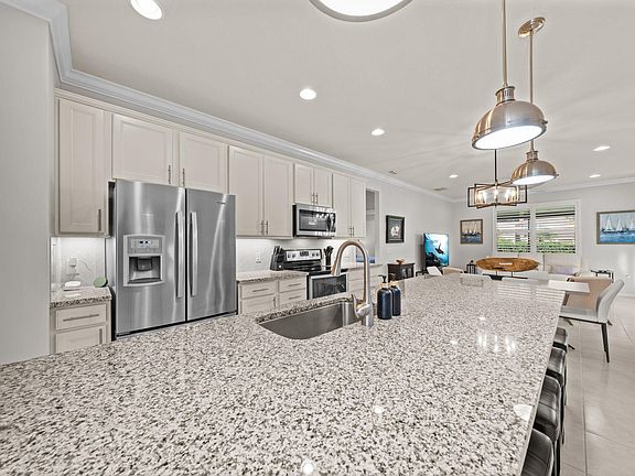 4th image of 258 Provence Place