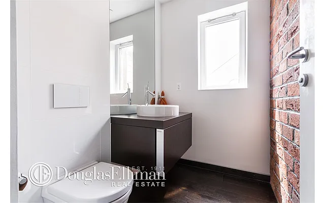 Sold by Douglas Elliman | media 28