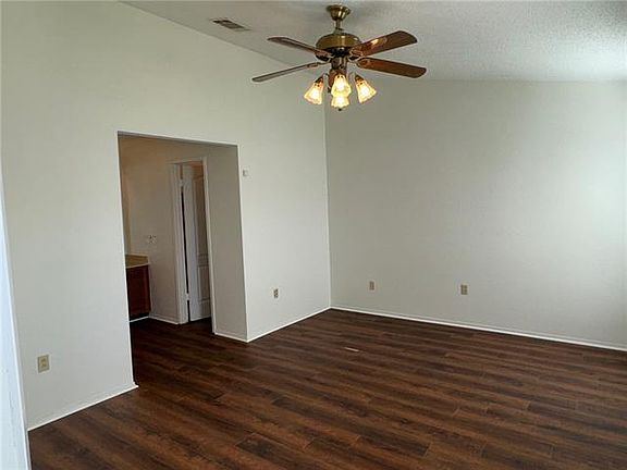 3rd image of 1712 Timberlane Estate Dr